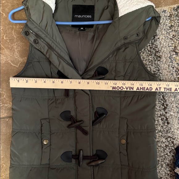 Maurice’s vest size medium. - Picture 7 of 8